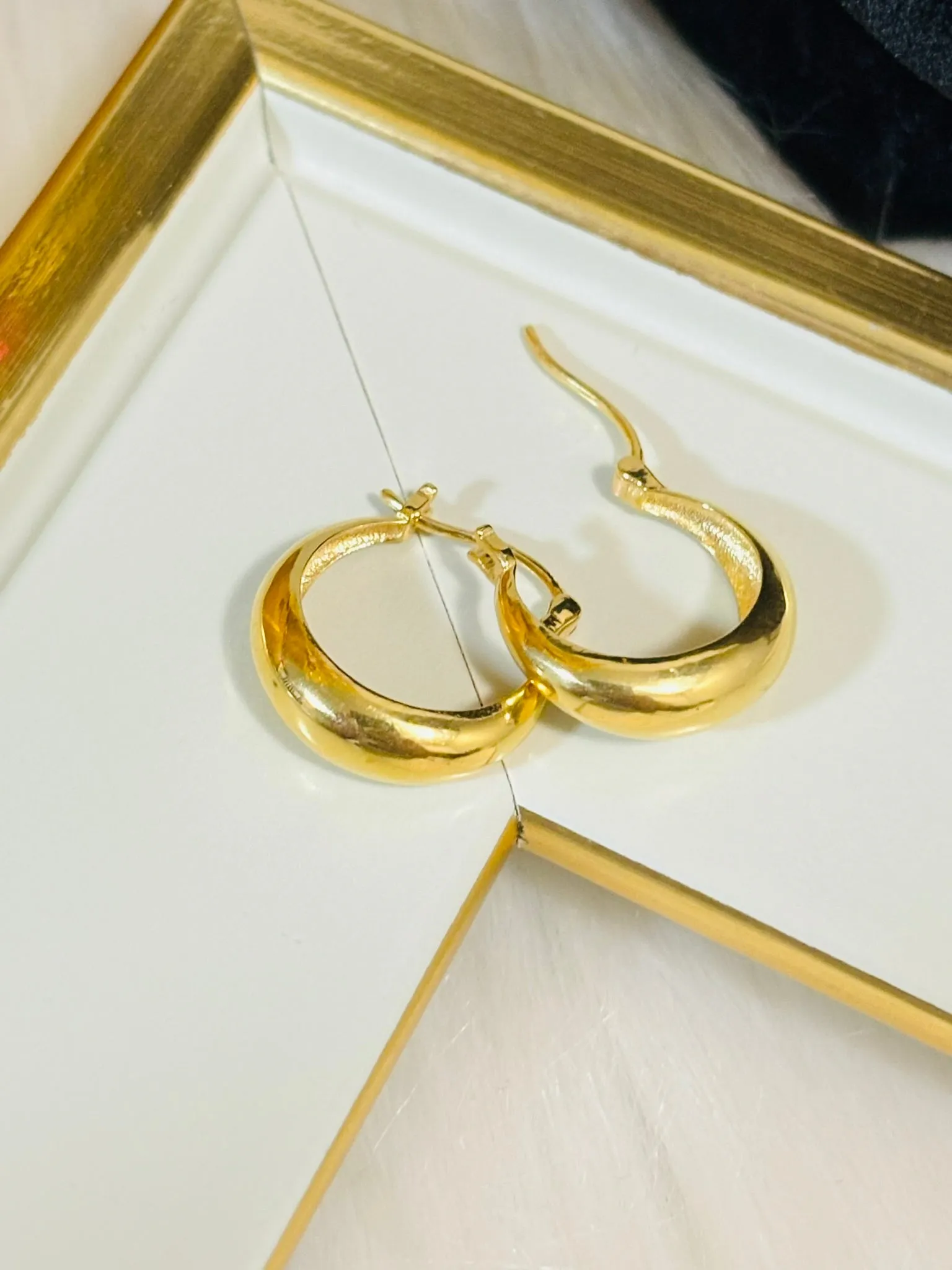18K Gold Plain Loop Earrings