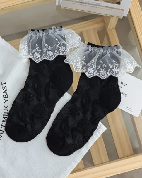 EMBOSSED LACE BLACK FRILL TOP WHITE
