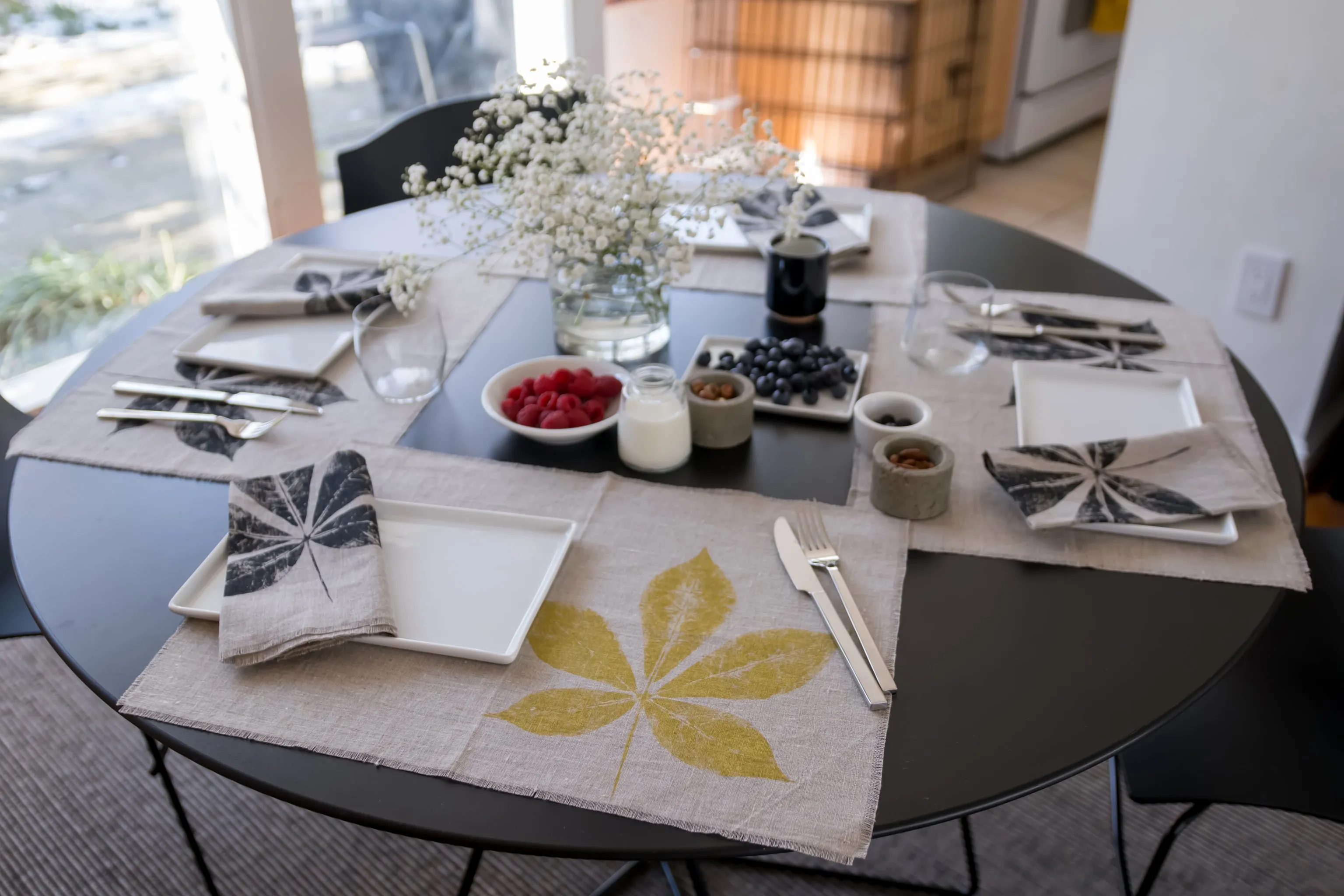 Linen Creeper Leaf Placemat in Natural - Set of 4 with bag