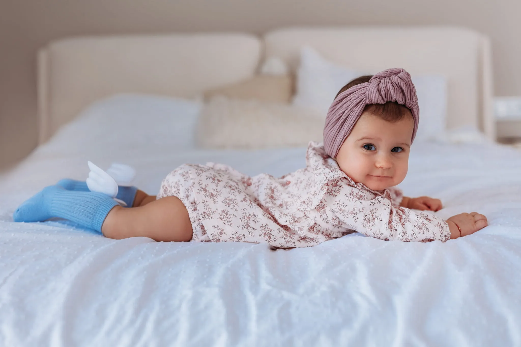 Mama's Feet Children's Knee-High Socks with wings - Blue Angels