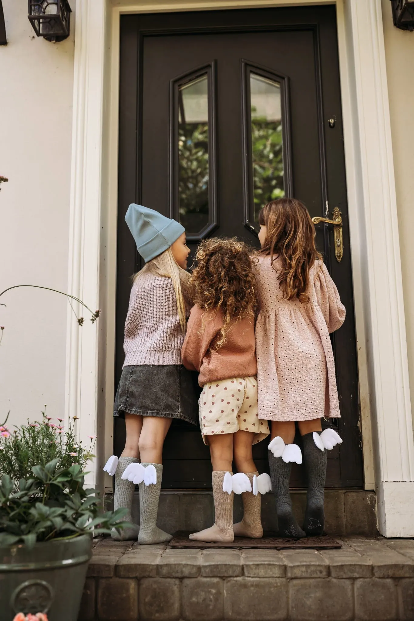 Mama's Feet Children's Knee-High Socks with wings - Graphite Angels